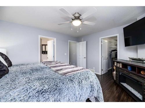 200 Kershaw Close, Red Deer, AB - Indoor Photo Showing Bedroom