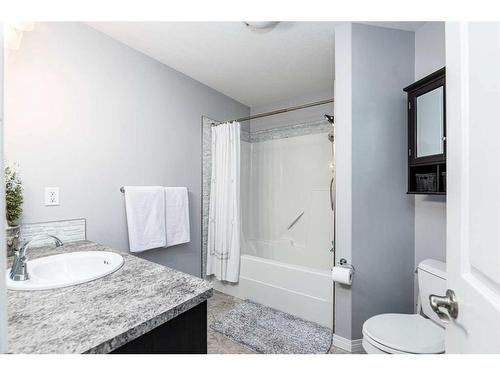 200 Kershaw Close, Red Deer, AB - Indoor Photo Showing Bathroom