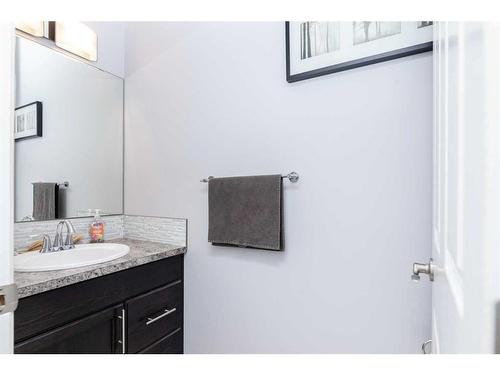 200 Kershaw Close, Red Deer, AB - Indoor Photo Showing Bathroom