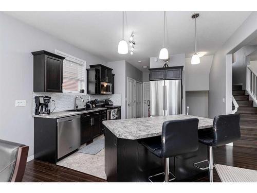 200 Kershaw Close, Red Deer, AB - Indoor Photo Showing Kitchen With Upgraded Kitchen