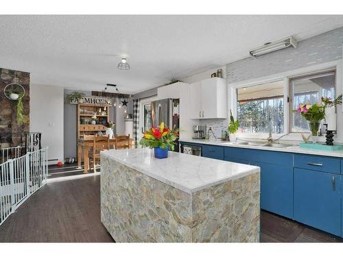 391083   6-5 Range Road, Rural Clearwater County, AB - Indoor Photo Showing Kitchen With Double Sink