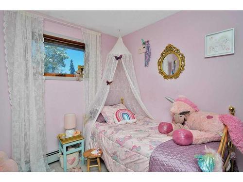 391083   6-5 Range Road, Rural Clearwater County, AB - Indoor Photo Showing Bedroom