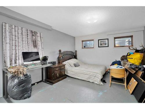 391083   6-5 Range Road, Rural Clearwater County, AB - Indoor Photo Showing Bedroom