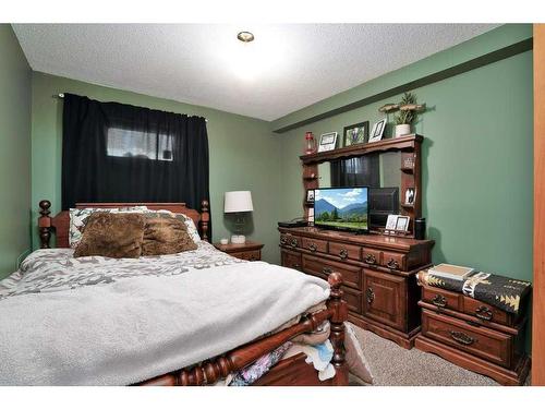 391083   6-5 Range Road, Rural Clearwater County, AB - Indoor Photo Showing Bedroom