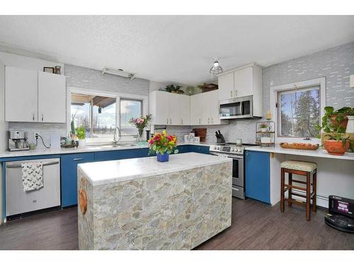 391083   6-5 Range Road, Rural Clearwater County, AB - Indoor Photo Showing Kitchen With Upgraded Kitchen