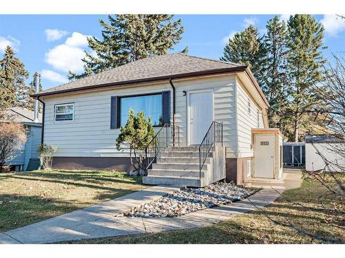 4209 43 Avenue, Red Deer, AB - Outdoor