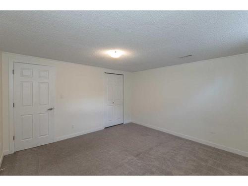 840 Osler Street, Carstairs, AB - Indoor Photo Showing Other Room