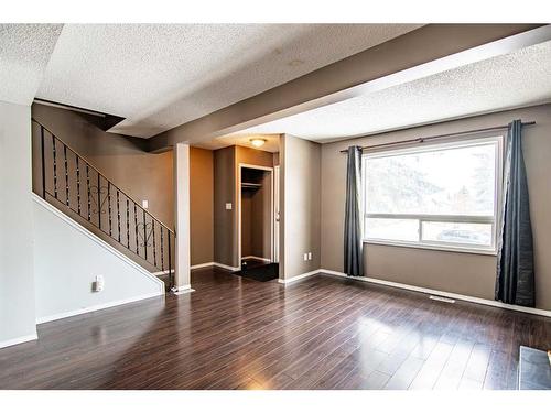 A-3 Grant Street, Red Deer, AB - Indoor Photo Showing Other Room