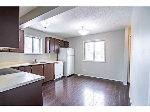 A-3 Grant Street, Red Deer, AB - Indoor Photo Showing Kitchen