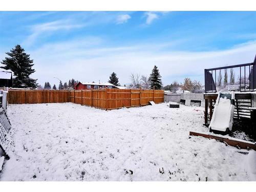 14 Hallgren Drive, Sylvan Lake, AB - Outdoor