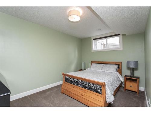 23 Bannerman Close, Red Deer, AB - Indoor Photo Showing Bedroom