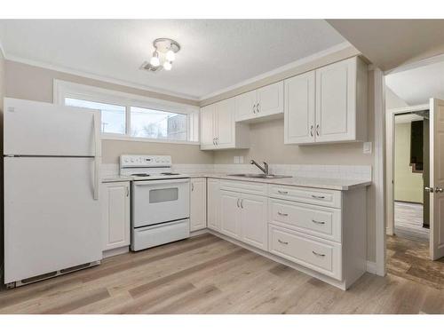 5007 43 Street, Camrose, AB - Indoor Photo Showing Kitchen