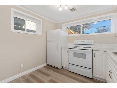 5007 43 Street, Camrose, AB - Indoor Photo Showing Kitchen