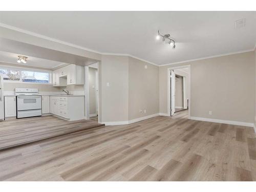 5007 43 Street, Camrose, AB - Indoor Photo Showing Kitchen