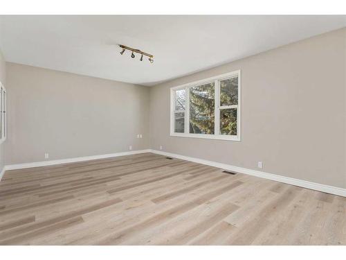 5007 43 Street, Camrose, AB - Indoor Photo Showing Other Room