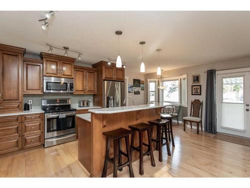 14 Pickwick Lane, Lacombe, AB - Indoor Photo Showing Kitchen With Upgraded Kitchen