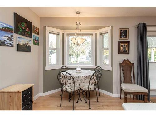 14 Pickwick Lane, Lacombe, AB - Indoor Photo Showing Dining Room