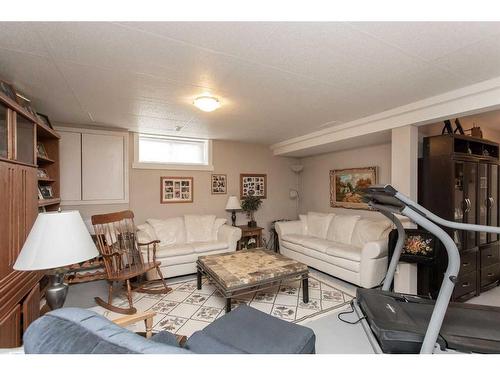 14 Pickwick Lane, Lacombe, AB - Indoor