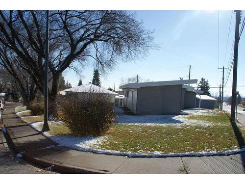 5230 4 Street Nw, Calgary, AB - Outdoor