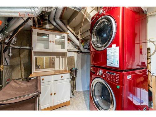 10621 60A Avenue Nw, Edmonton, AB - Indoor Photo Showing Laundry Room