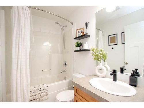 56 Trimble Close, Red Deer, AB - Indoor Photo Showing Bathroom