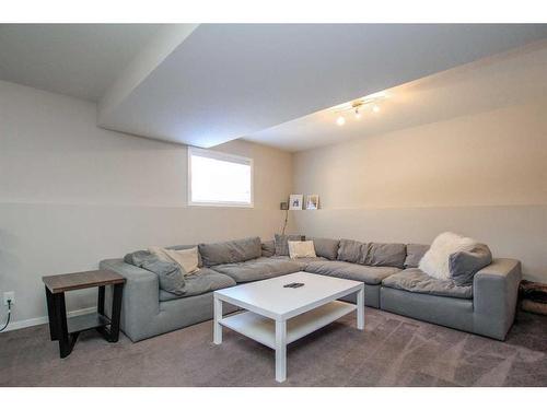 56 Trimble Close, Red Deer, AB - Indoor Photo Showing Living Room