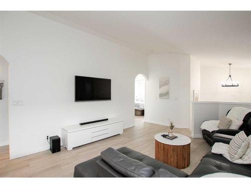 56 Trimble Close, Red Deer, AB - Indoor Photo Showing Living Room