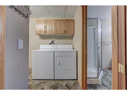 209-4512 52 Avenue, Red Deer, AB - Indoor Photo Showing Laundry Room