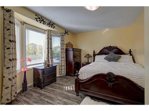 81 Kirsch Close, Red Deer, AB - Indoor Photo Showing Bedroom