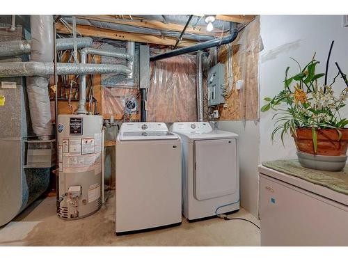 81 Kirsch Close, Red Deer, AB - Indoor Photo Showing Laundry Room