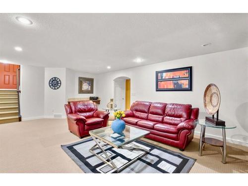 103 Vanson Close Se, Red Deer, AB - Indoor Photo Showing Living Room