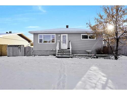 5713 West Park Crescent, Red Deer, AB - Outdoor