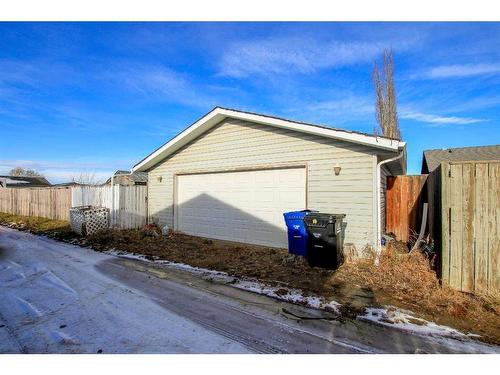 4905 Westbrooke Road, Blackfalds, AB - Outdoor