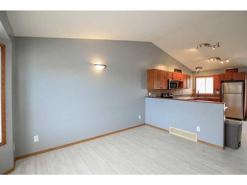 4905 Westbrooke Road, Blackfalds, AB - Indoor Photo Showing Kitchen