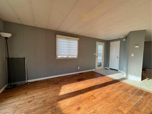 1407 Macquire Avenue, Ferintosh, AB - Indoor Photo Showing Other Room