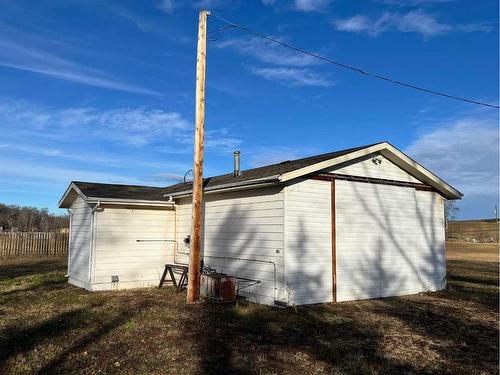 1407 Macquire Avenue, Ferintosh, AB - Outdoor