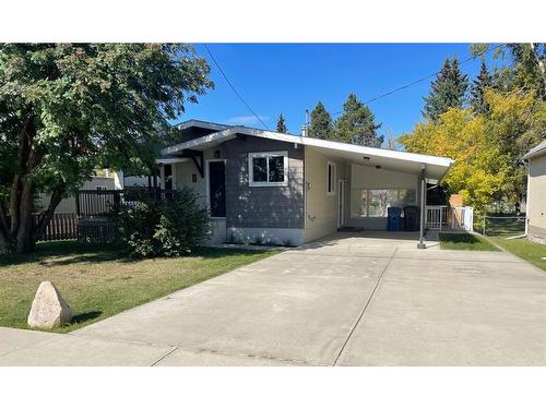 5036 54 Avenue, Eckville, AB - Outdoor