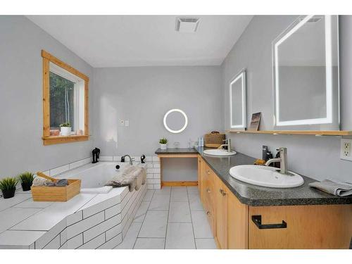 362073 Range Road 5-4, Rural Clearwater County, AB - Indoor Photo Showing Bathroom