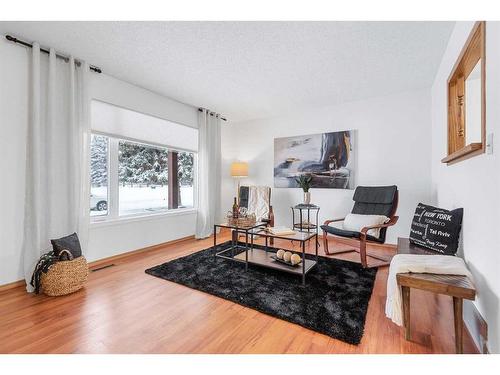 4307 46A Avenue, Red Deer, AB - Indoor Photo Showing Living Room