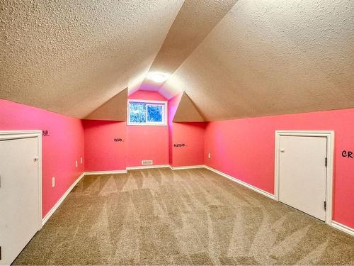 412 4 Avenue, Elnora, AB - Indoor Photo Showing Other Room