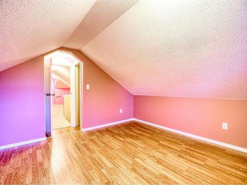 412 4 Avenue, Elnora, AB - Indoor Photo Showing Other Room