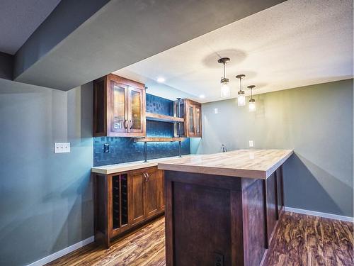 412 4 Avenue, Elnora, AB - Indoor Photo Showing Kitchen