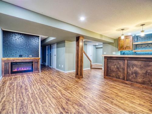 412 4 Avenue, Elnora, AB - Indoor