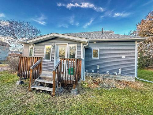 412 4 Avenue, Elnora, AB - Outdoor