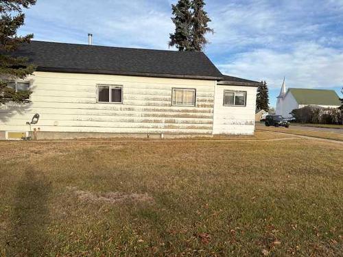 4926 50 Street, Hardisty, AB - Outdoor