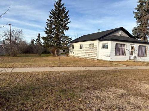 4926 50 Street, Hardisty, AB - Outdoor