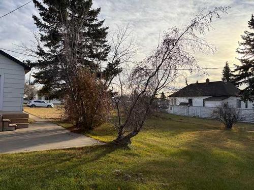 4926 50 Street, Hardisty, AB - Outdoor