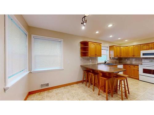 4719 53 Street, Stettler, AB - Indoor Photo Showing Kitchen