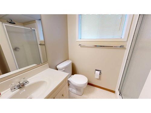 4719 53 Street, Stettler, AB - Indoor Photo Showing Bathroom