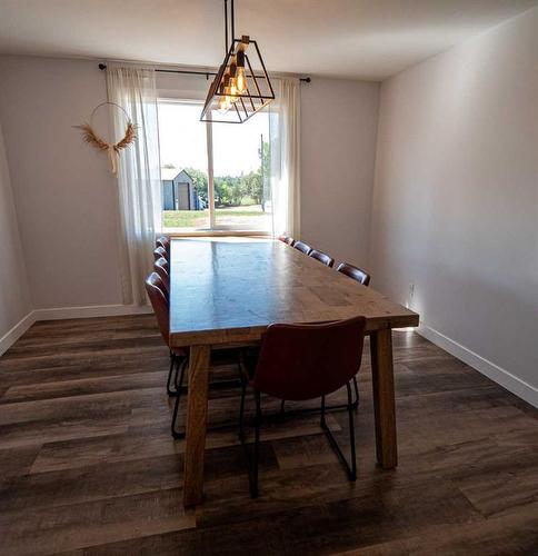 9-262065 Twp Rd 422, Rural Ponoka County, AB - Indoor Photo Showing Dining Room